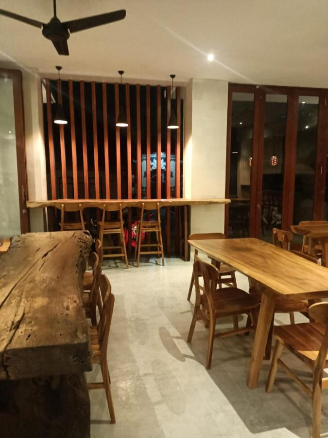 The Kd Suites & Coffee Shop Munggu Exterior photo