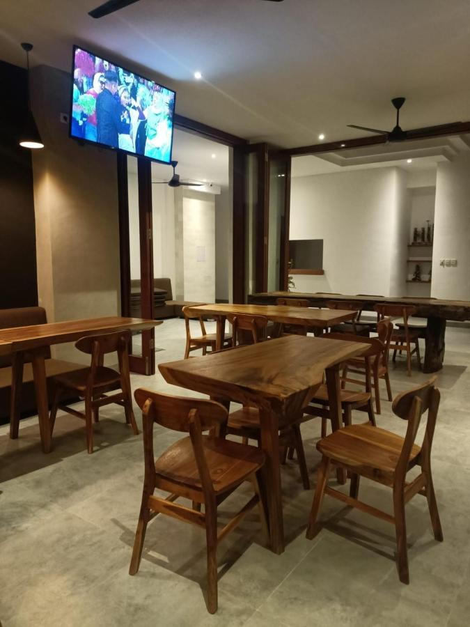 The Kd Suites & Coffee Shop Munggu Exterior photo