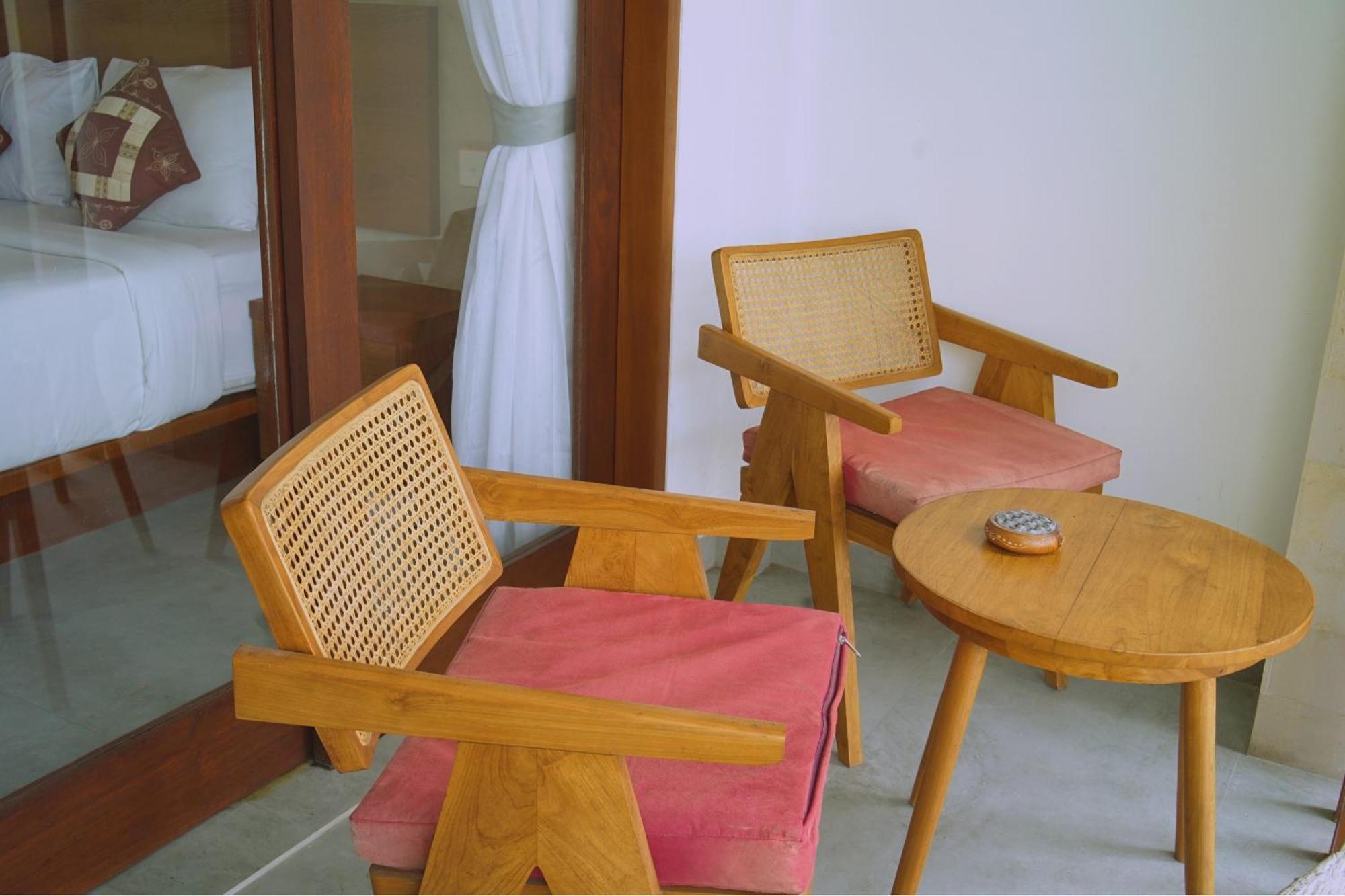 The Kd Suites & Coffee Shop Munggu Exterior photo
